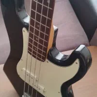 گیتار باس فندر