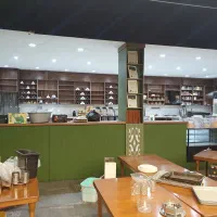 ۲۵ متر کابینت و دو عدد سینک و هود و اجاق گاز