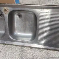 سینک و آبچکان وکابینتش