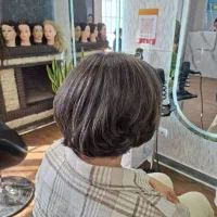 اجاره اتاق. تخت وصندلی در سالن زیبایی و آمـوزشگاه