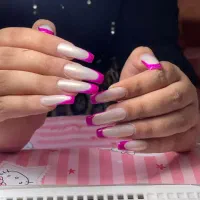 ارائه ناخن وکاشت ناخن ومژه