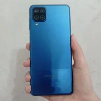 یک دستگاه گوشی A12