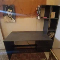 میز مطالعه و کار .کتاب خونه داره نو نو