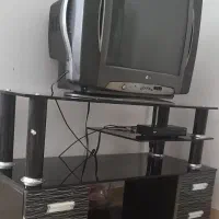 تلوزیون ال جی  و میز تلوزیون شیشه ای