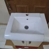 روشویی کابین دار