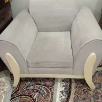 دوعدد مبل راحت برای دفتر