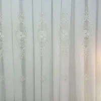 پرده حریر طرحدار با زیره و چوب پرده