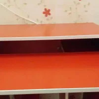 میز کامپیوتر کاملا سالم