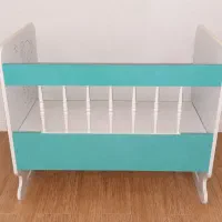 تخت کنار مادر