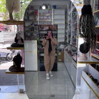آیینه دکور دار و استند آرایشی