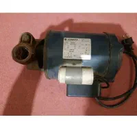 یک عدد پمپ آب لوارا اصل ایتالیا