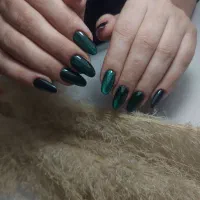 خدمات تخصصی کاشت ناخن