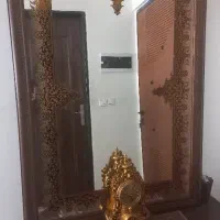 آینه و میز .