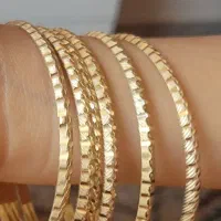 النگو طلا روس