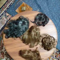 تعدادی کلاه گیس
