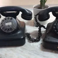 تلفن قدیمی مشکی