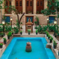 ویلائی  300 متر حاشیه 11 سند ملکی  نزدیک به حرم