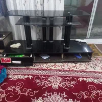 میز تلویزیون شیشه ای