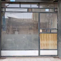 درب شیشه خور مغازه