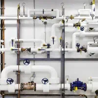 مسئول تاسیسات و ماشین آلات در کارخاته