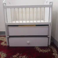 تخت نوزاد گهواره‌ای