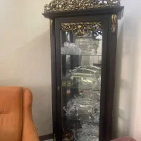 یک بوفه و دو پرده