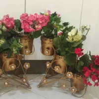 گلدان فلزی پایه دار