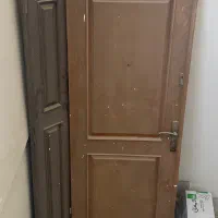 دو عدد درب ورودی اپارتمان قدیمی