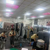 جاروکش باشگاه بدنسازی