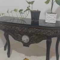 میز کنسول تمیز.