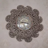 ساعت دیواری نو و قاب عکس