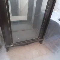 ویترین اینه دار
