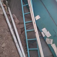 نردبان با چهارپایه فلزی