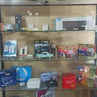 دو عدد ویترین سالم به همراه دو عدد میز کافی نت