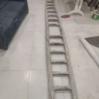 نردبان چوبی بلند سالم