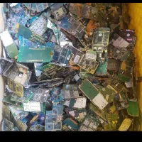 گوشی قدیمی و بردهای سوخته شمارا خریداریم