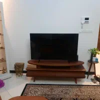 میز زیر تلویزیون