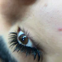 اکستنشن مژه با قیمت استثنایی