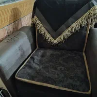 مبل مخمل ۸ نفره تخت‌خوابشو به علت کمبود جا