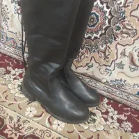 پوتین چرم ساق بلند،شال و کلاه روسی