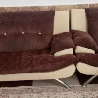 مبل راحتی و میز تلوزیون