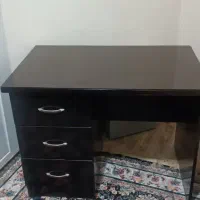 میز تحریر کاملا با چوب گردو