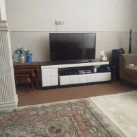 تلویزیون دوو و میز