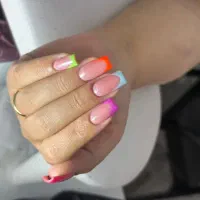 کاشت ناخن حرفه‌ای( فقط ۵۲۹ )