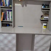 دو تا تخت و یه میز مطالعه