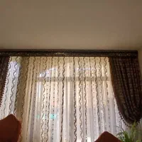 پرده به همراه یالان و وسایل پرده و قاب جلوی پرده