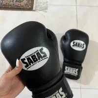 دستکش بوکس و میت