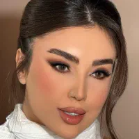 نیازمند دستیار میکاپ
