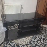 زیر تلویزیون شیشه ای