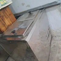 یخ بهشت. فالوده. یخچال ایستاده وفریزر